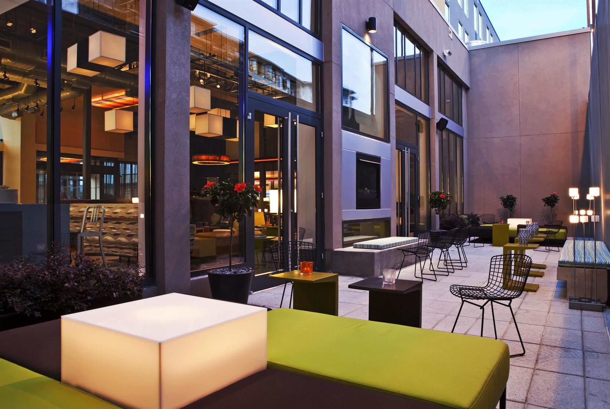 Aloft Birmingham Soho Square Hotell Homewood Restaurant bilde